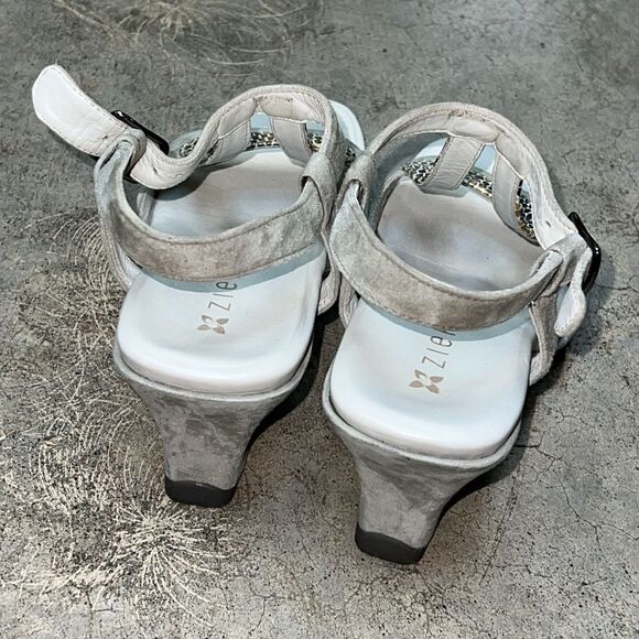 Zierra brand light gray line snake wedges - Picture 7 of 8